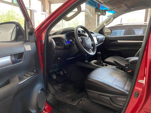 Imagen 9 de 13 de Toyota Hilux 2.8 Sr 4x4. Año 2018. Unica Mano