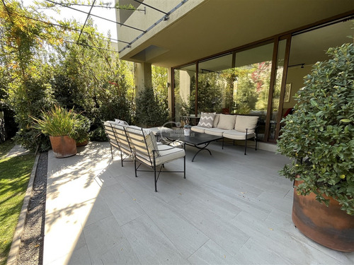 Casa En Arriendo De 5 Dorm. En Lo Barnechea