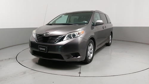 Toyota Sienna 3.5 Le At