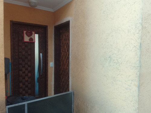 Excelente Sobrado Com Três Quartos,três Banheiros Uma Suite