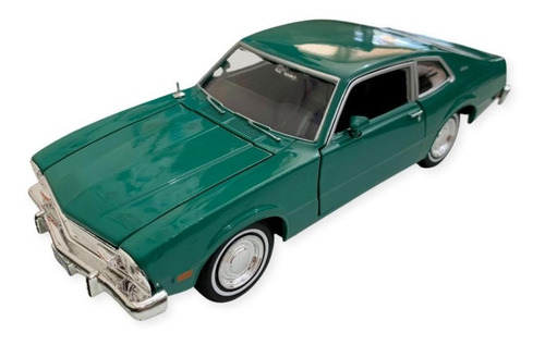 Miniatura Ford Maverick, 1974, Escala 1:24 (novo) - Motormax