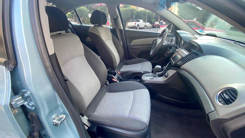 Imagen 10 de 15 de Chevrolet Cruze 2012 1.8 A Ls Aa Cd Mp3 R-16 At