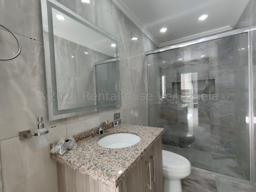 Lujoso Townhouse En Venta Ubicado En La Morita Urb Villas Ingenio I Db 24-28766
