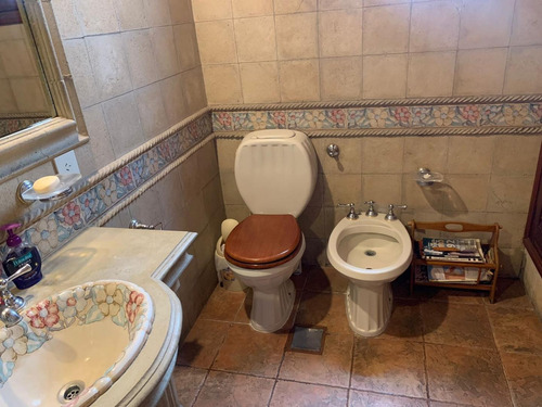 Imagen 18 de 25 de Casa Con Cuatro Dormitorios, Jardin Y Piscina.