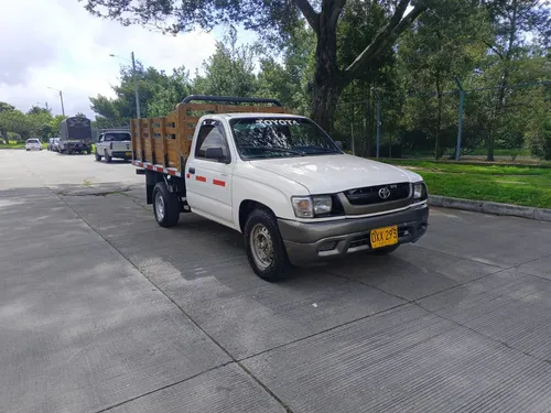 Toyota Hilux Mt 2400cc 4x2 Estacas