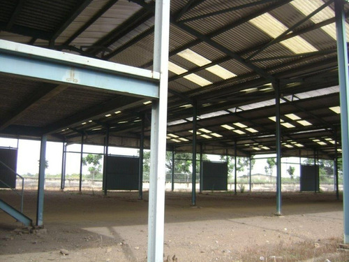Imagen 3 de 10 de Terreno Con Estructura Para Galpones Industriales