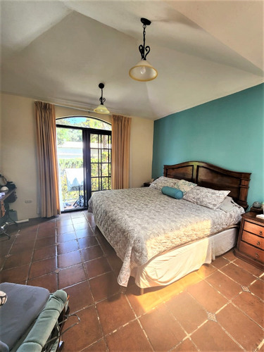 Imagen 11 de 27 de Vendo Hermosa Casa Ubicada En Sector Exclusivo De Alta Plusvalía, Excelente Estado
