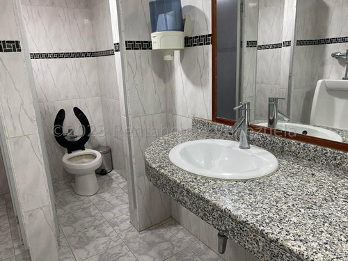 Casa Comercial Con Fondo De Comercio En Venta En Bello Monte