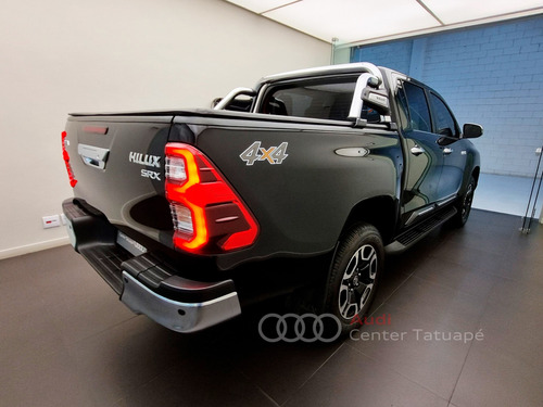 Toyota Hilux 2.8 D-4D TURBO DIESEL CD SRX 4X4 AUTOMÁTICO