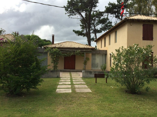 Casa En Rincón Del Indio 4 Dormitorios Con Parrillero Y Piscina- Ref: 36886