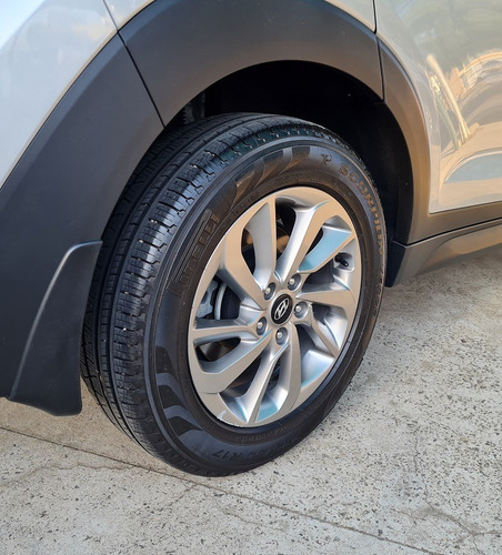 Imagem 9 de 15 de Hyundai Tucson Gdi Gls At Turbo 1.6 Flex Prata