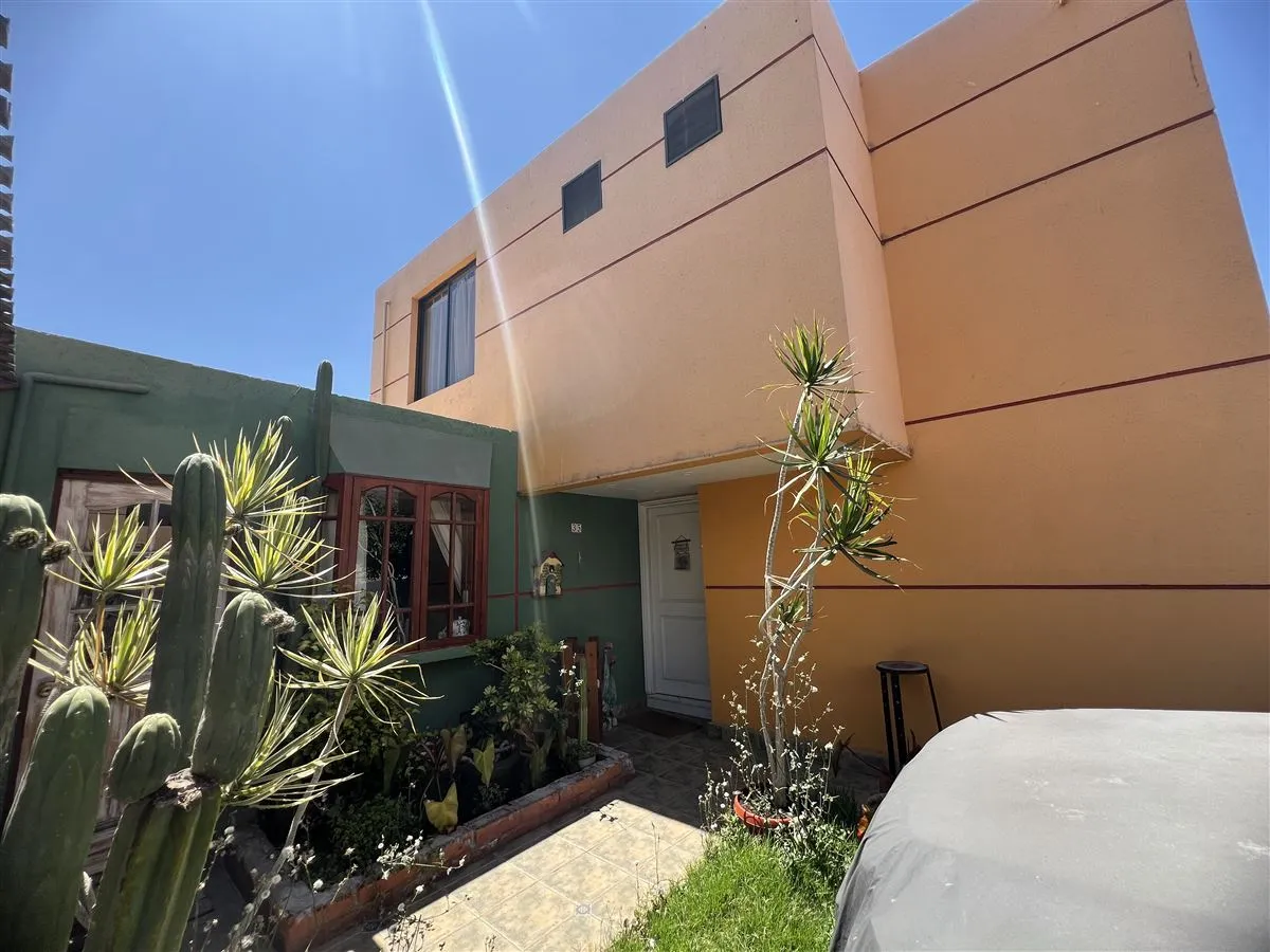 Imagen 1 de 21 de Casa En Venta De 4 Dorm. En Antofagasta