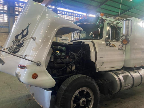 Imagen 12 de 13 de Mack R600 Canadiense
