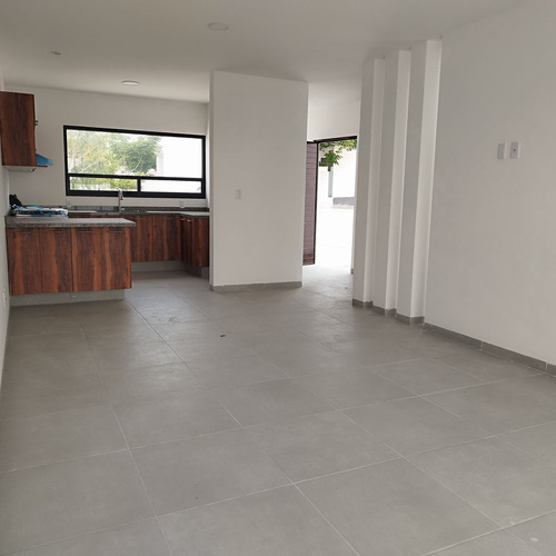 Casas En Venta En El Condado, Jardín, 3 Recamaras, Una En Pb, De Lujo !