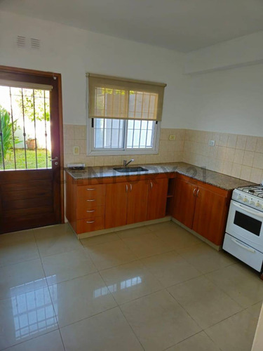 Venta Casa Tipo Duplex 3 Ambientes Ituzaingo Norte Con Entrepiso En Tercer Piso