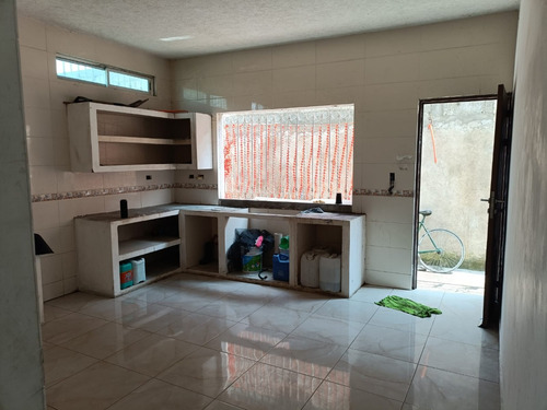 Sevende Casa $1,450,00 Tal Y Como Se Muestra En Las Fotos. En Calle Costa Azul Lotes 8 Y 9. Manzana A Entre Playa Xcaret Y Av. Xana. Col. Ampliación Las Bajadas. Veracruz. Ver.