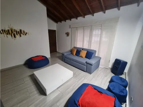 Vendo Apartamento En Laureles, La Almeria