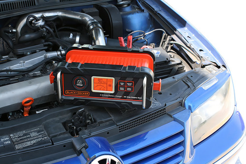 Cargador/mantenedor de batería de sobremesa Black+Decker BC15bd, totalmente automático, 15 amperios, 12 V, con arranque del motor de 40 A, comprobación del alternador y abrazaderas de cable