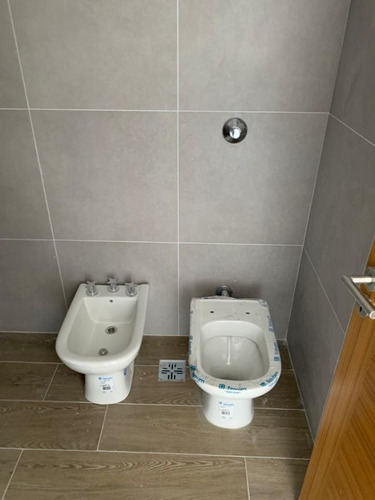Imagen 10 de 12 de Departamento En Venta En Banfield Este