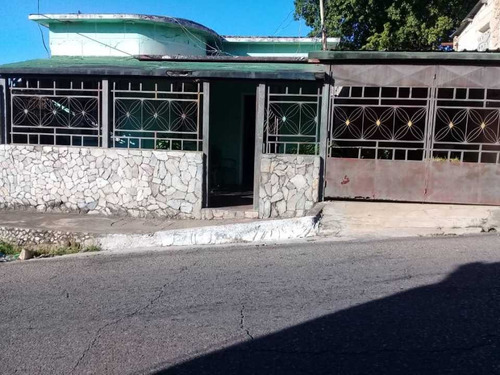 Imagen 1 de 7 de Casa Centrica Puerto Cumarebo Edo. Falcon