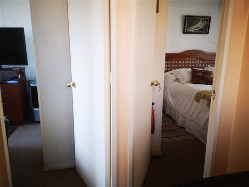 Casa En Venta De 4 Dorm. En Peñalolén
