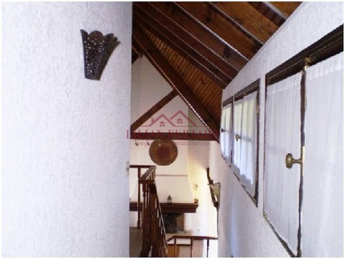 Residencia En Alquiler Anual- Ref: 863