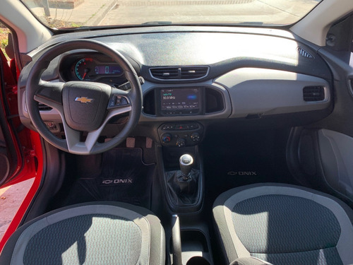 Imagen 7 de 10 de Chevrolet Onix
