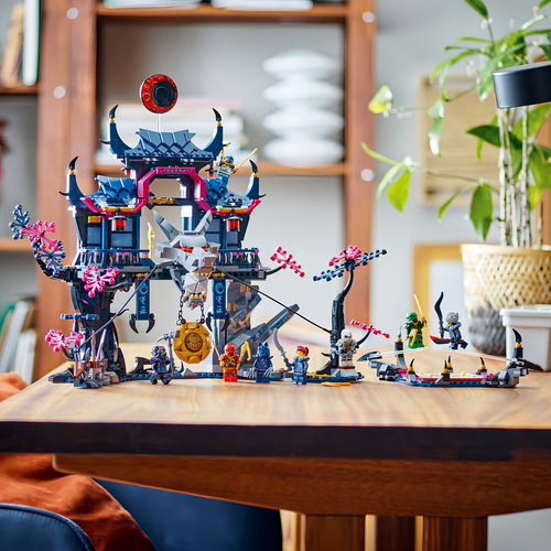 Lego Ninjago Dojo Sombrío De La Máscara De Lobo