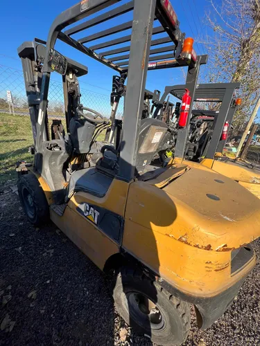 Autoelevador Cat Dp30nm 3000kg Diesel Torre Triple C/desp