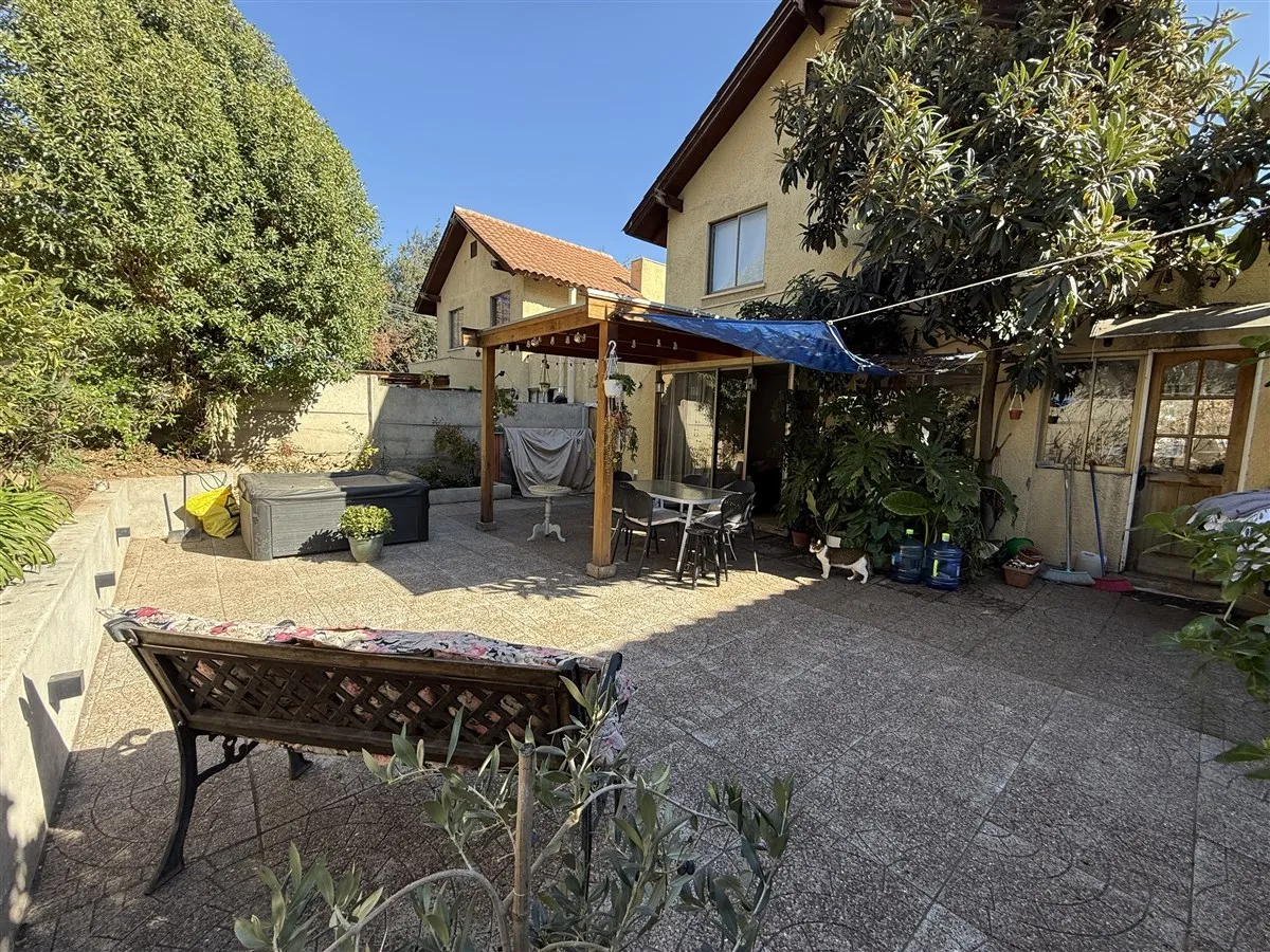 Imagen 2 de 18 de Espectacular Casa En Venta De 4 Dorm. En Peñalolén