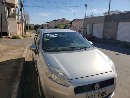 Fiat Punto Attractive 1.4 Flex 2012