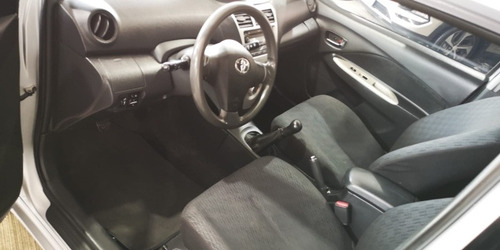 Imagen 7 de 15 de Toyota Yaris 2008 1.5 Sedan Premium 5vel Aa Ee Ra Mt