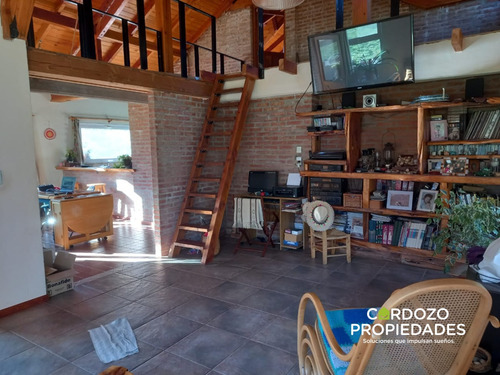 Casa + 4 Deptos + Monoambiente Sobre 1 Hectárea. Lago Puelo, Chubut.