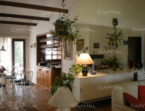 Casa En Alquiler Punta Del Este- Ref: 24784