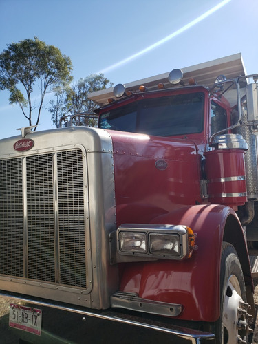 Imagen 3 de 15 de Camión De Volteo Peterbilt