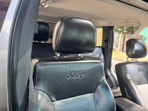 Jeep Liberty Sport 4x2 At