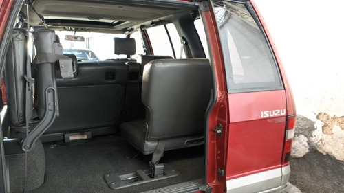 Imagen 11 de 16 de Isuzu Trooper Ls 2001 3.1 Td 7 Asientos