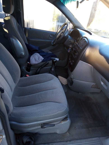 Imagen 7 de 15 de Chrysler Caravan 2.4 Se 2.4 2007