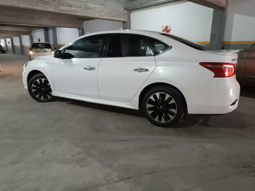 Nissan Sentra 2.0 Advance