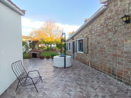 Se Vende Casa De 3 Dormitorios Con Gran Terreno Sobre Ruta 8 Próxima A Zona America