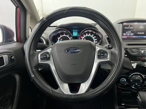 Ford Fiesta TITANIUM 1.6 AUT
