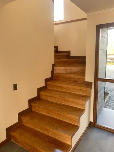 Casa En Venta De 4 Dorm. En Puerto Varas