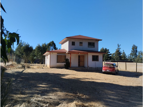 Parcela Con Hermosa Y Amplia Casa Nueva En Condominio Los Ce