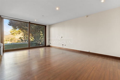 Casa En Arriendo De 5 Dorm. En Lo Barnechea