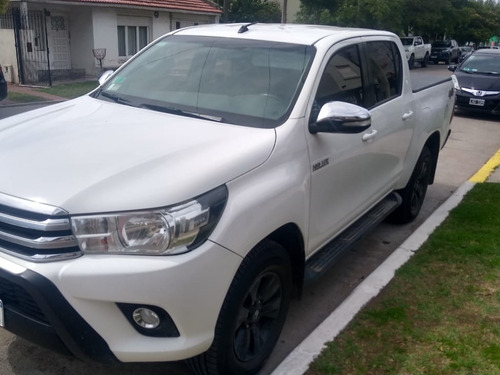 Toyota Hilux 2.8 Cd Srv 177cv 4x4 2016