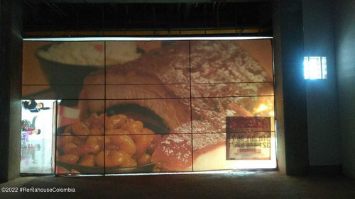 Imagen 3 de 3 de Vendo Comercial En Unicentro C.m 22-2167