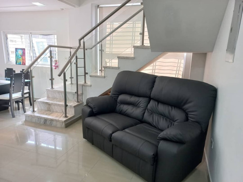 Imagen 2 de 26 de Liliana Martinez Remax Vende En Venta Townhouse Mañongo Calle Cerrada 178m2 Cd 10565