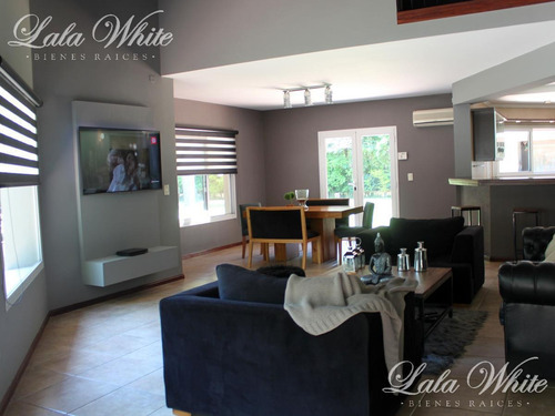 Imagen 3 de 17 de Venta - Casa En El Rodal