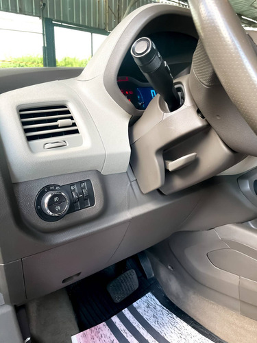 Imagem 4 de 13 de Chevrolet Spin 1.8 Ltz 8v Flex 4p Automático
