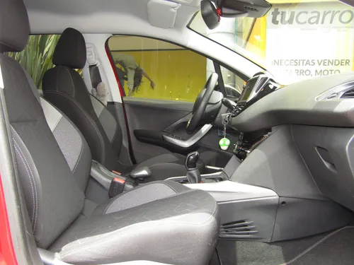 Peugeot 2008 1.2 Francesa Allure Mt